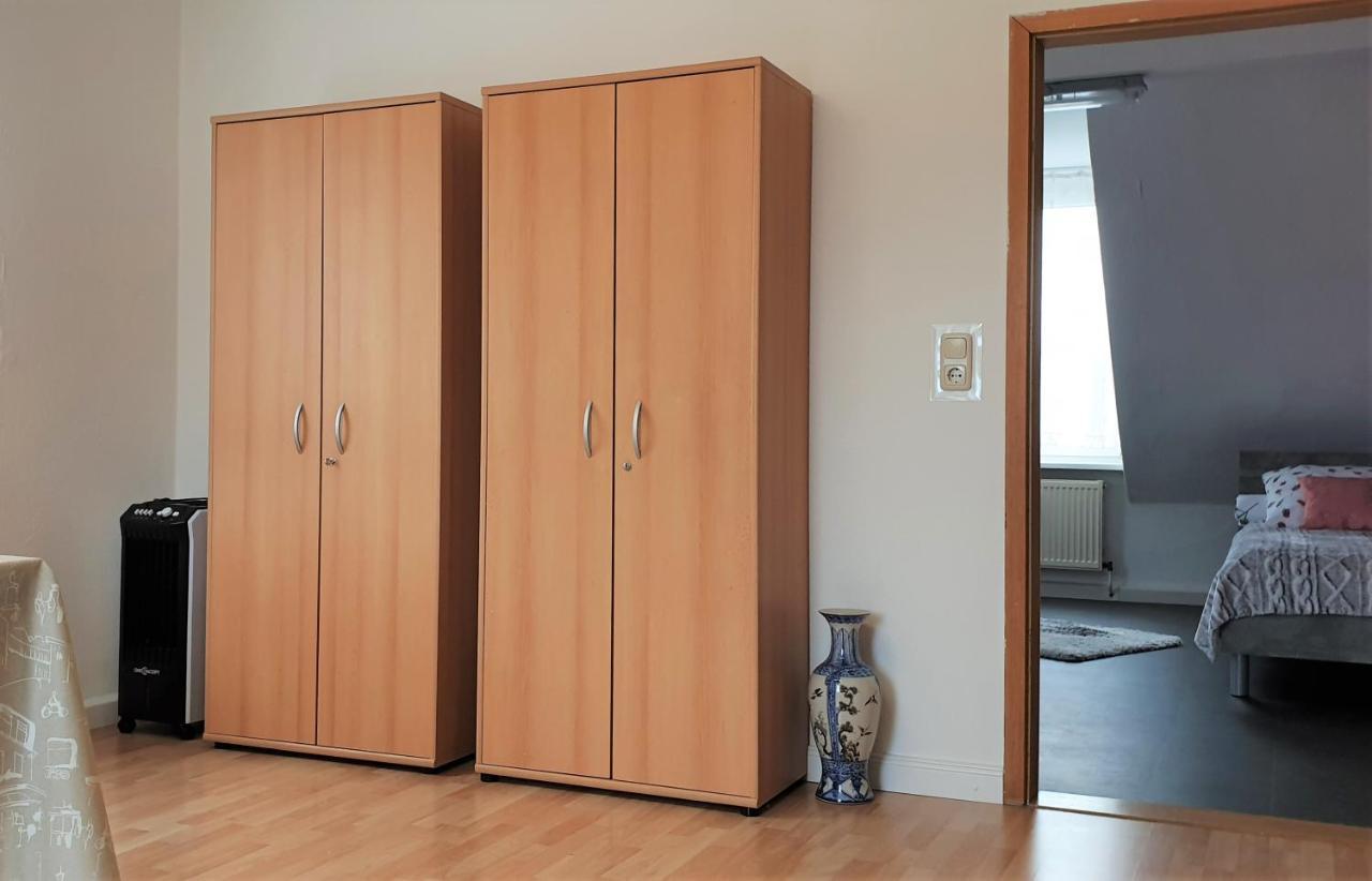 Apartment Bayreuth, Grosse Ferienwohnung Im Haus Mit Kunst, 3 Schlafzimmer, Kueche, Parkplatz المظهر الخارجي الصورة