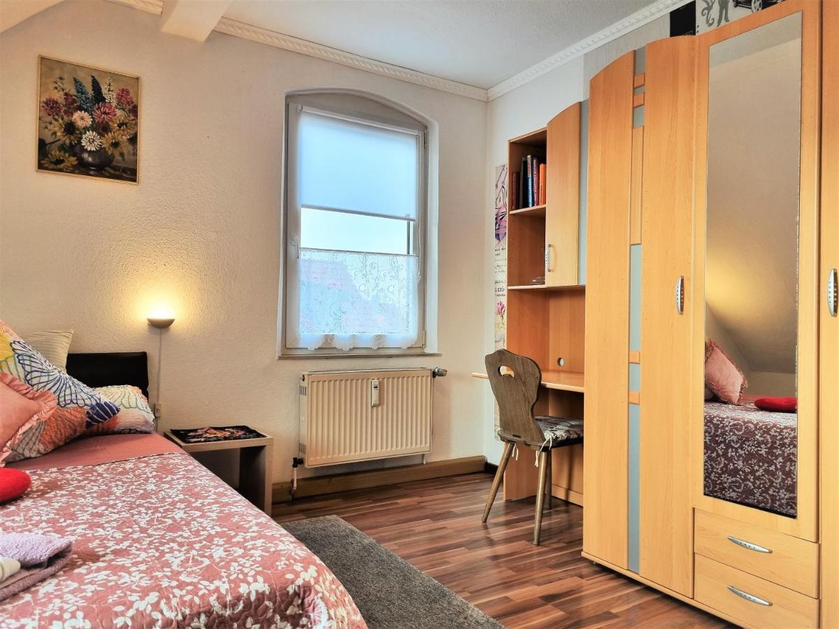 Apartment Bayreuth, Grosse Ferienwohnung Im Haus Mit Kunst, 3 Schlafzimmer, Kueche, Parkplatz المظهر الخارجي الصورة