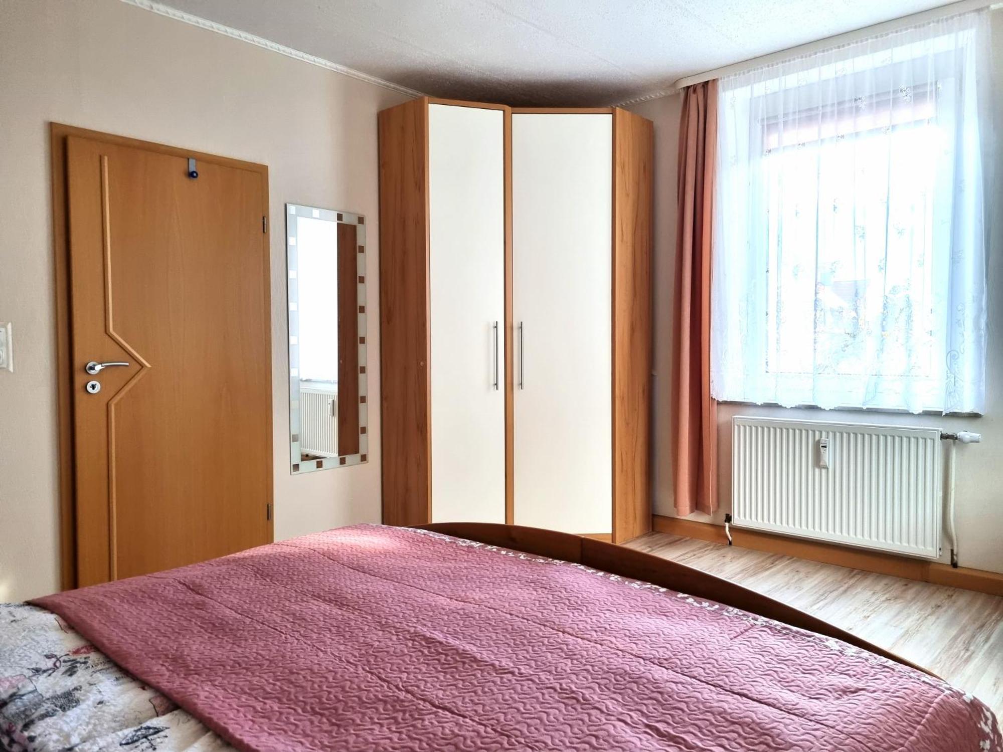 Apartment Bayreuth, Grosse Ferienwohnung Im Haus Mit Kunst, 3 Schlafzimmer, Kueche, Parkplatz المظهر الخارجي الصورة